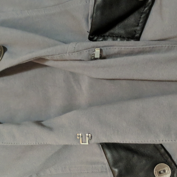 Schwiing Blazer - Picture 9 of 17